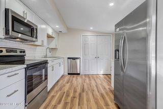 4917 DUNDEE Road, Jacksonville, FL 32210