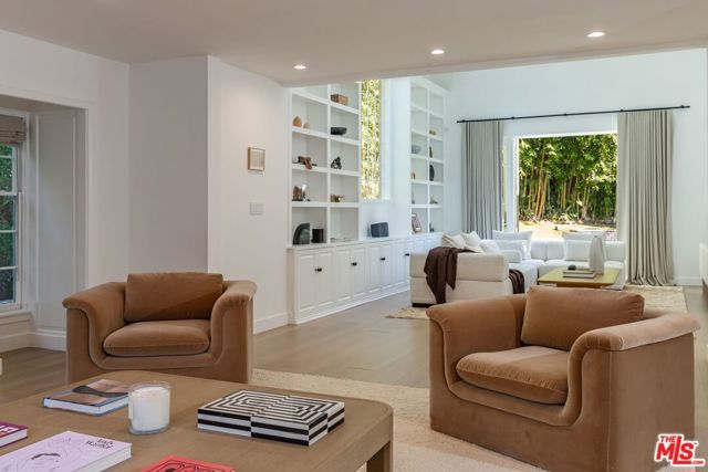 1248 N Wetherly Drive, Los Angeles, CA 90069