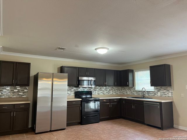8507 Shaenfield Pl, San Antonio, TX 78254