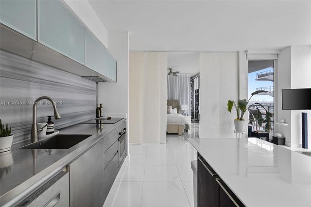 1040 Biscayne Blvd 2108, Miami, FL 33132