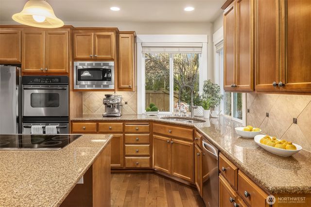 27548 SE 28th Court, Sammamish, WA 98075