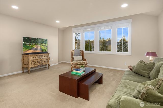 27548 SE 28th Court, Sammamish, WA 98075