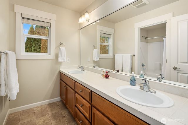 27548 SE 28th Court, Sammamish, WA 98075