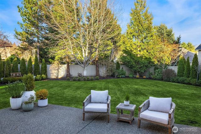 27548 SE 28th Court, Sammamish, WA 98075