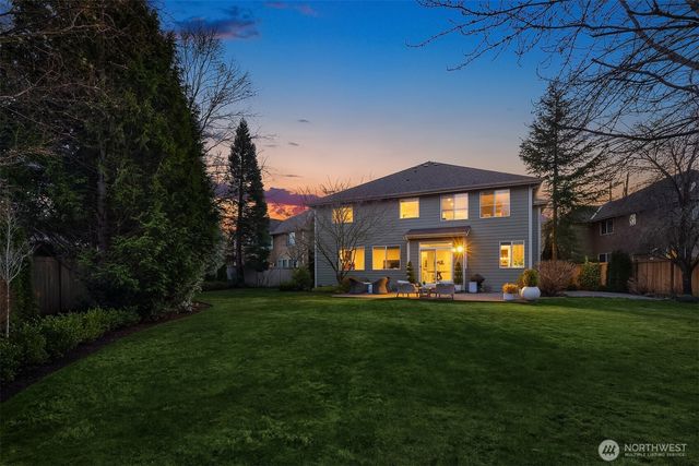 27548 SE 28th Court, Sammamish, WA 98075