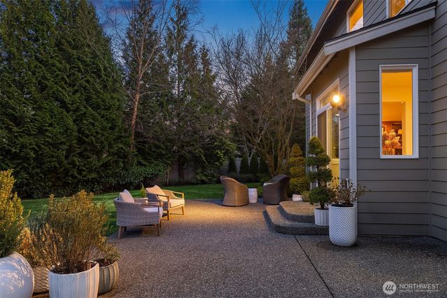 27548 SE 28th Court, Sammamish, WA 98075