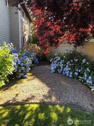 27548 SE 28th Court, Sammamish, WA 98075