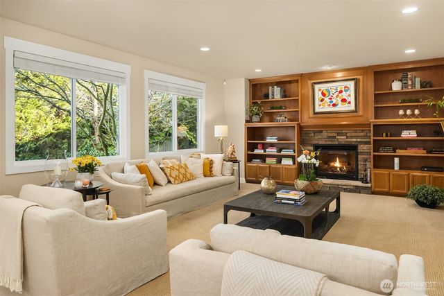 27548 SE 28th Court, Sammamish, WA 98075