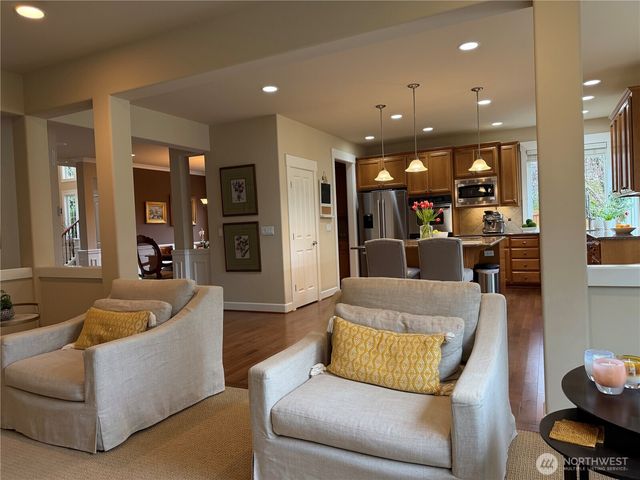 27548 SE 28th Court, Sammamish, WA 98075