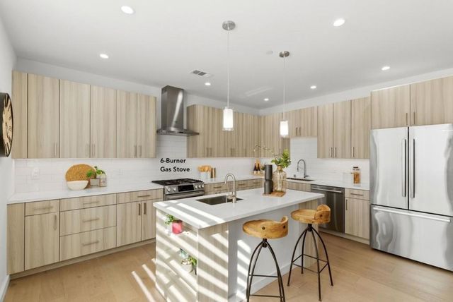 914 woodside, Redwood City, CA 94061