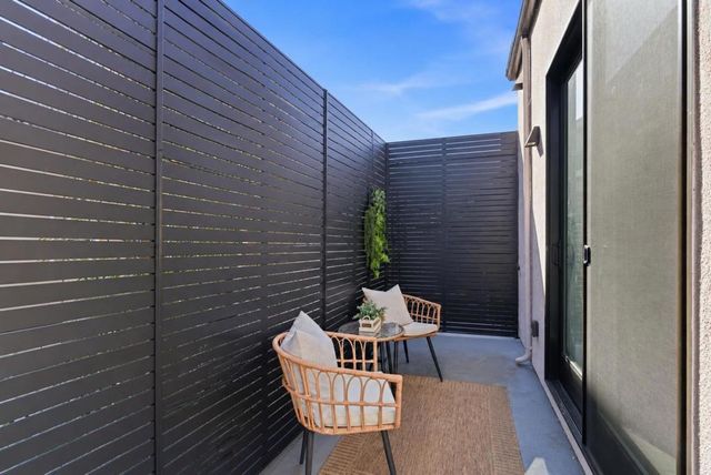 914 woodside, Redwood City, CA 94061