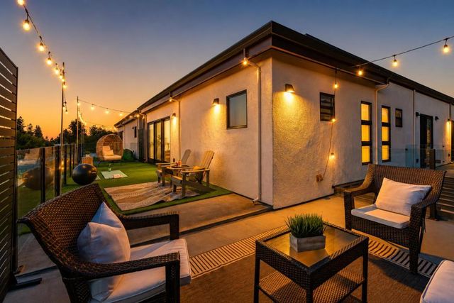 914 woodside, Redwood City, CA 94061