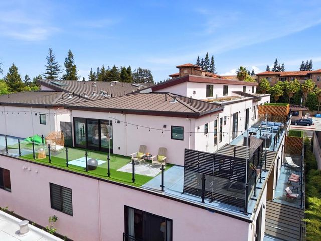 914 woodside, Redwood City, CA 94061
