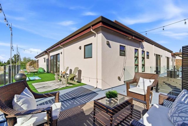 914 woodside, Redwood City, CA 94061