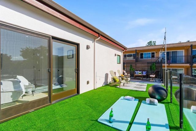 914 woodside, Redwood City, CA 94061