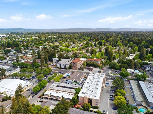 914 woodside, Redwood City, CA 94061