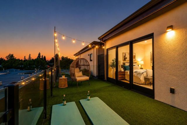 914 woodside, Redwood City, CA 94061