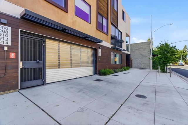 914 woodside, Redwood City, CA 94061