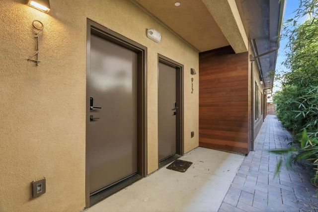 914 woodside, Redwood City, CA 94061
