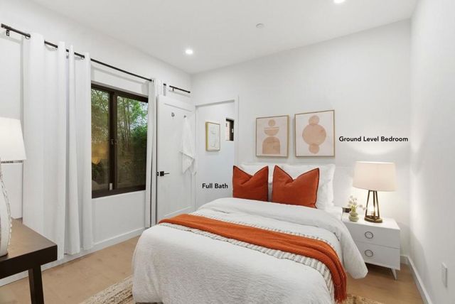 914 woodside, Redwood City, CA 94061
