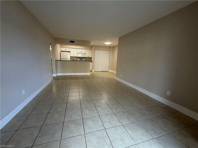 5317 Summerlin RD 1702, Fort Myers, FL 33919