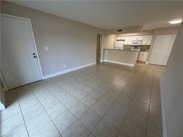 5317 Summerlin RD 1702, Fort Myers, FL 33919