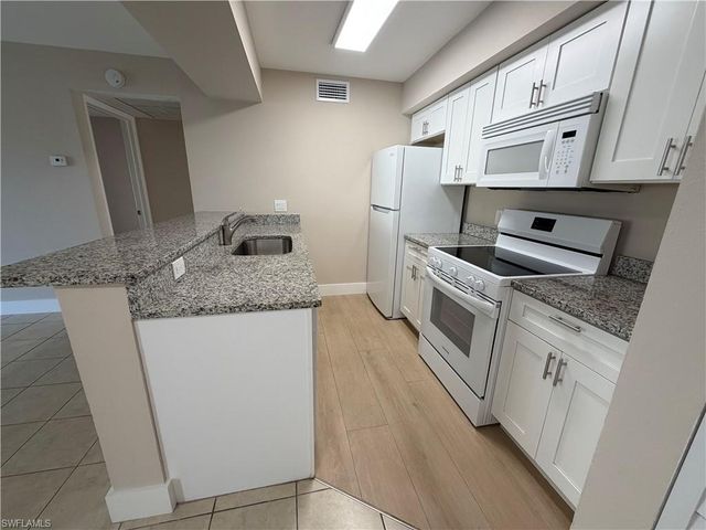 5317 Summerlin RD 1702, Fort Myers, FL 33919
