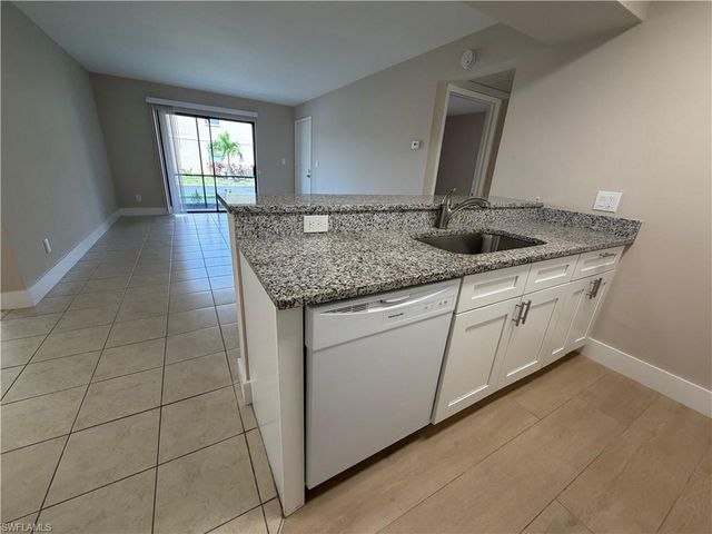5317 Summerlin RD 1702, Fort Myers, FL 33919