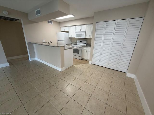 5317 Summerlin RD 1702, Fort Myers, FL 33919