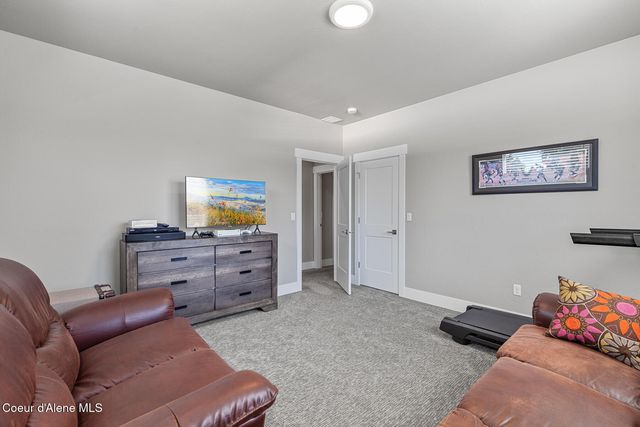 838 N GOVERNMENT WAY, Coeur D'alene, ID 83814