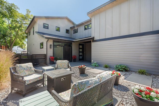 838 N GOVERNMENT WAY, Coeur D'alene, ID 83814