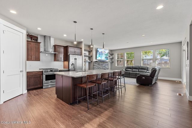 838 N GOVERNMENT WAY, Coeur D'alene, ID 83814
