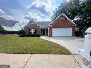 9 Bluegrass Pass, Newnan, GA 30263