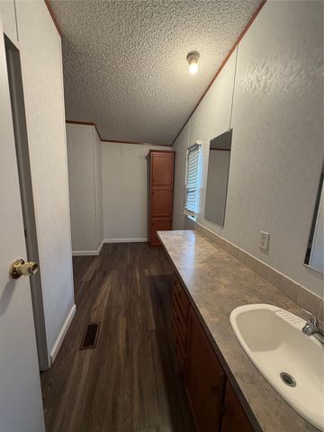 177 Jeffrey DR, Cedar Creek, TX 78612