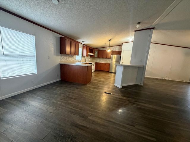 177 Jeffrey DR, Cedar Creek, TX 78612