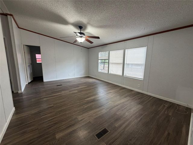 177 Jeffrey DR, Cedar Creek, TX 78612