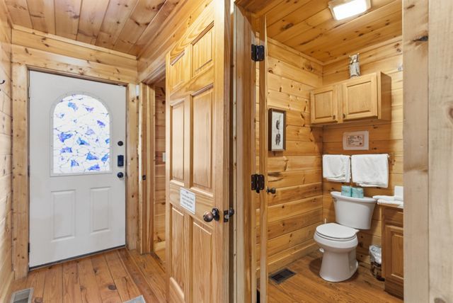 2054 Oakmont Drive, Sevierville, TN 37876