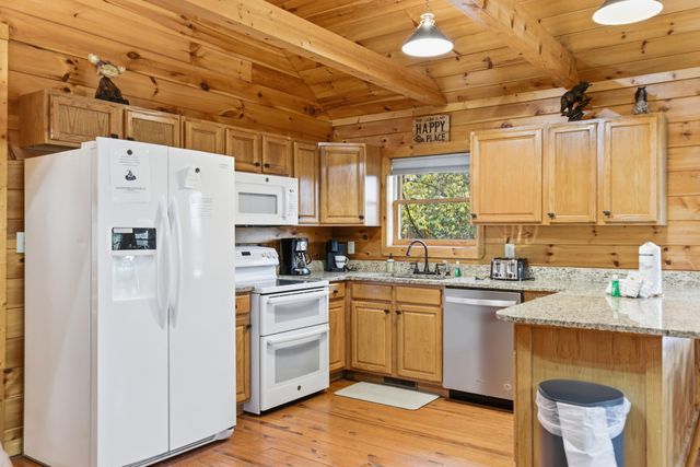 2054 Oakmont Drive, Sevierville, TN 37876