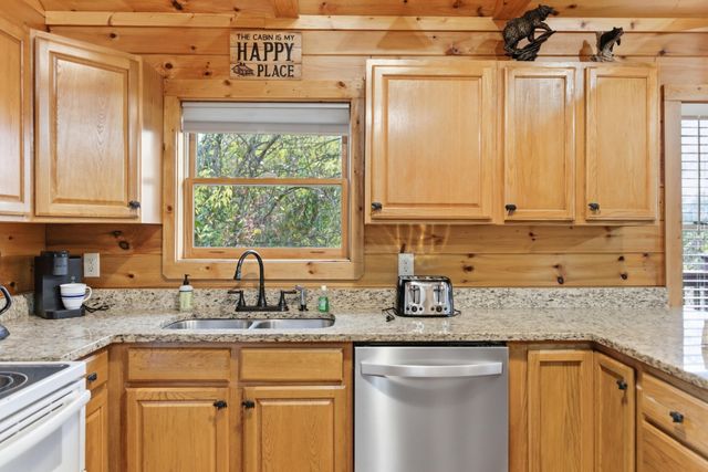 2054 Oakmont Drive, Sevierville, TN 37876