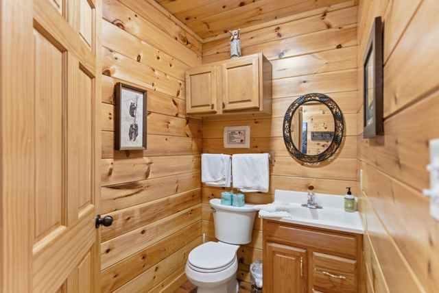 2054 Oakmont Drive, Sevierville, TN 37876