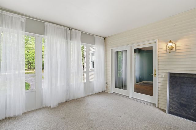47 Noyes Road, Londonderry, NH 03053