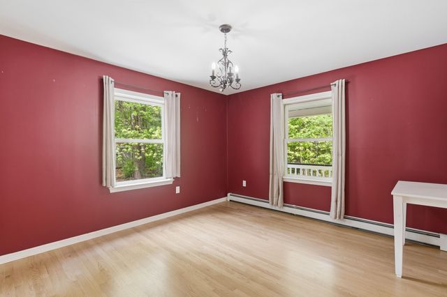 47 Noyes Road, Londonderry, NH 03053