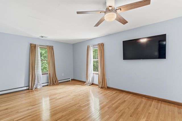 47 Noyes Road, Londonderry, NH 03053