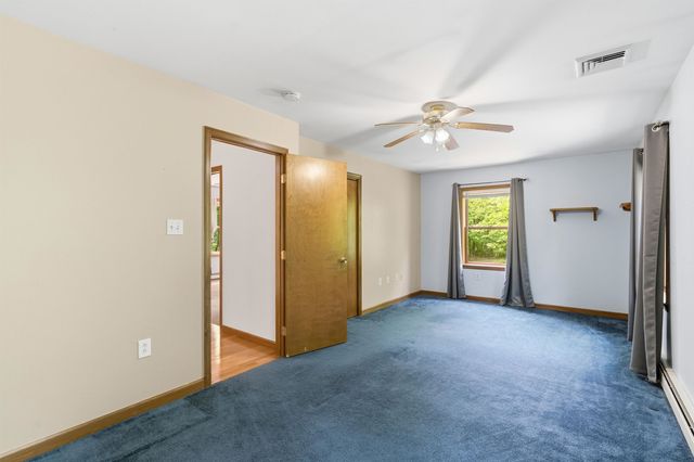 47 Noyes Road, Londonderry, NH 03053