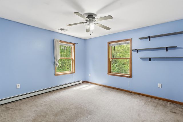 47 Noyes Road, Londonderry, NH 03053