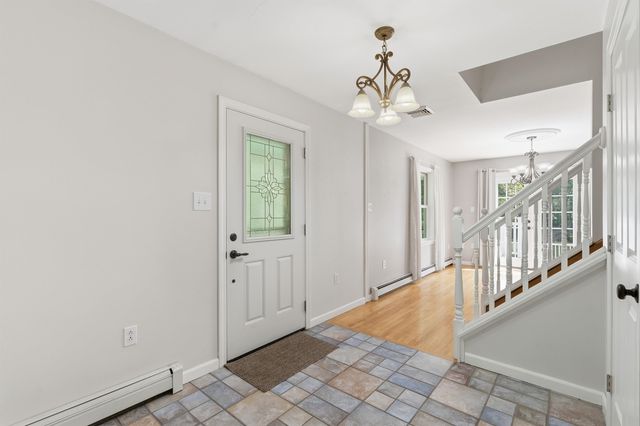 47 Noyes Road, Londonderry, NH 03053