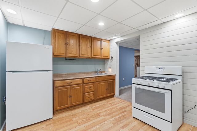 47 Noyes Road, Londonderry, NH 03053