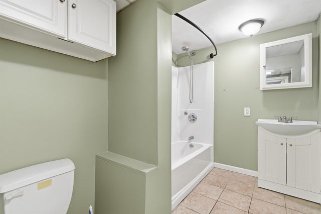 47 Noyes Road, Londonderry, NH 03053