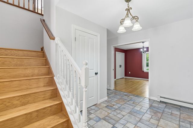 47 Noyes Road, Londonderry, NH 03053