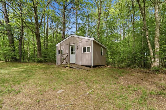 47 Noyes Road, Londonderry, NH 03053